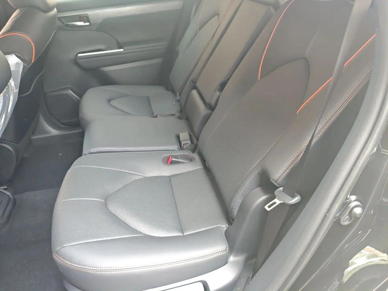 Toyota Crown Kluger 2026 Model 2.5L HEV All-Wheel-Drive Prestige Edition — миниатюра 18