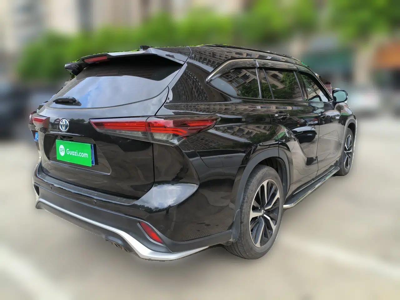 Toyota Crown Kluger 2023 2.5L HEV Four-Wheel Drive Luxury Edition — миниатюра 6
