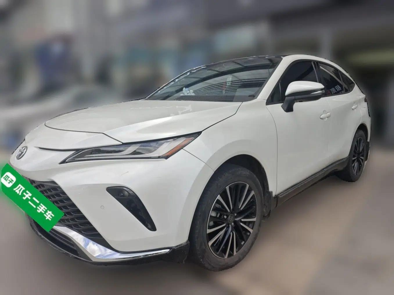 Toyota Venza 2023 2.0L CVT Two-Wheel Drive Prestige Version — миниатюра 1