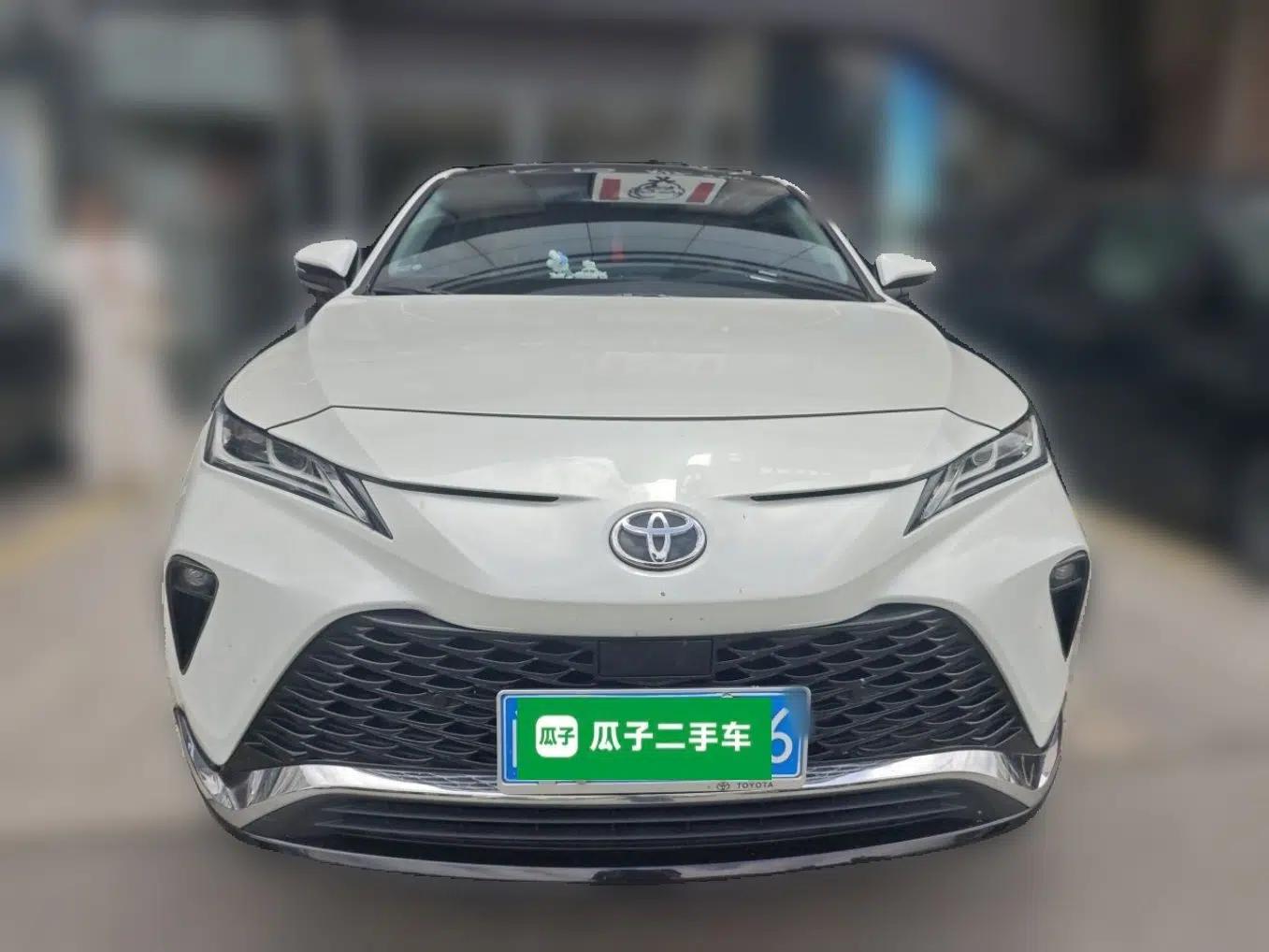 Toyota Venza 2023 2.0L CVT Two-Wheel Drive Prestige Version — миниатюра 2