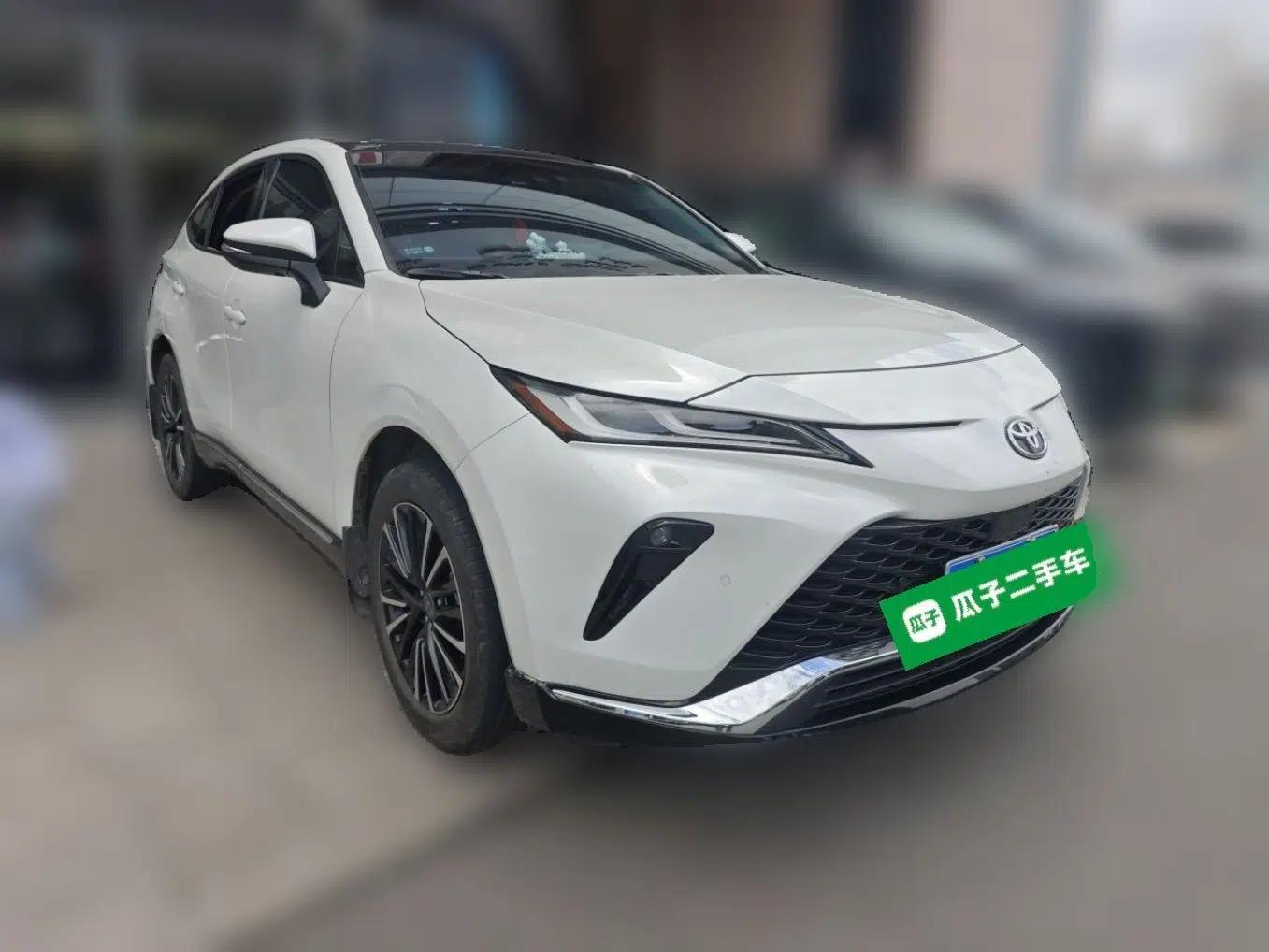 Toyota Venza 2023 2.0L CVT Two-Wheel Drive Prestige Version — миниатюра 3