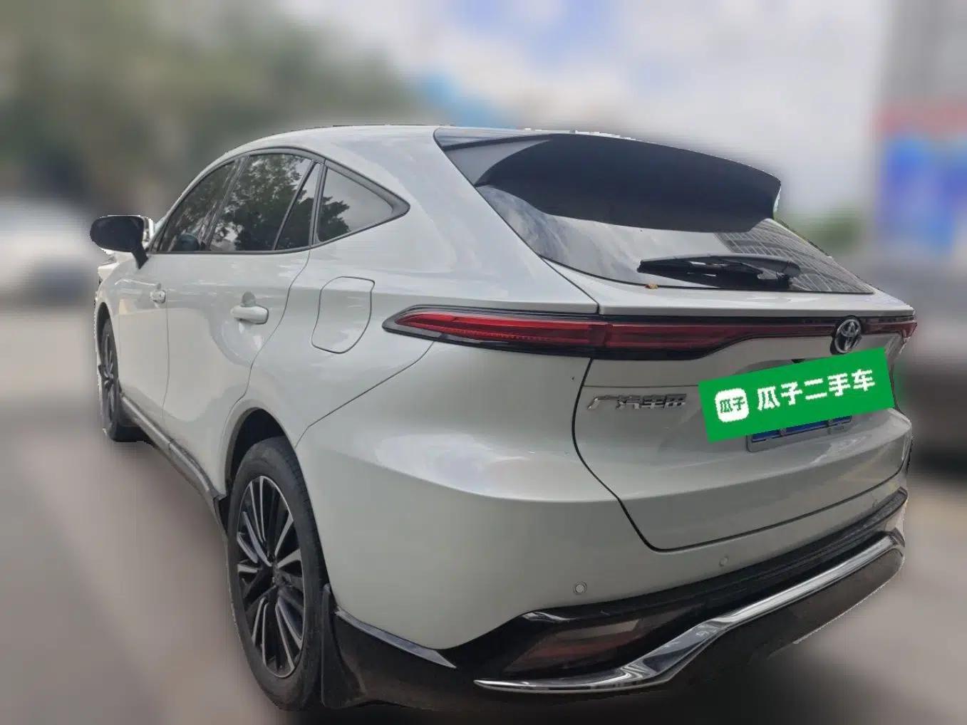 Toyota Venza 2023 2.0L CVT Two-Wheel Drive Prestige Version — миниатюра 4
