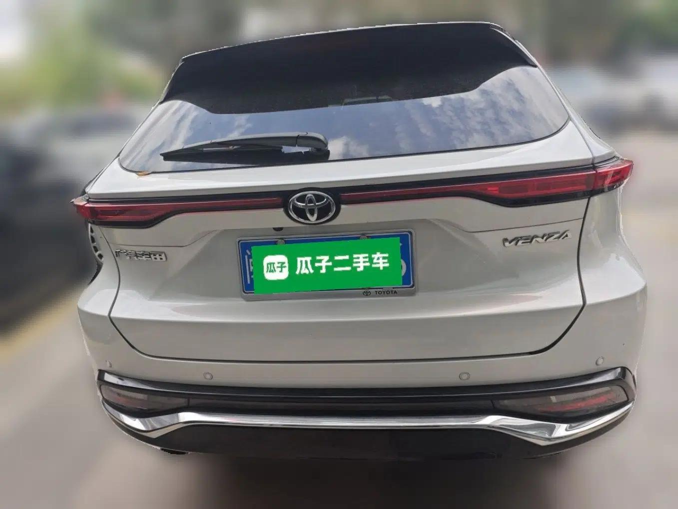 Toyota Venza 2023 2.0L CVT Two-Wheel Drive Prestige Version — миниатюра 5