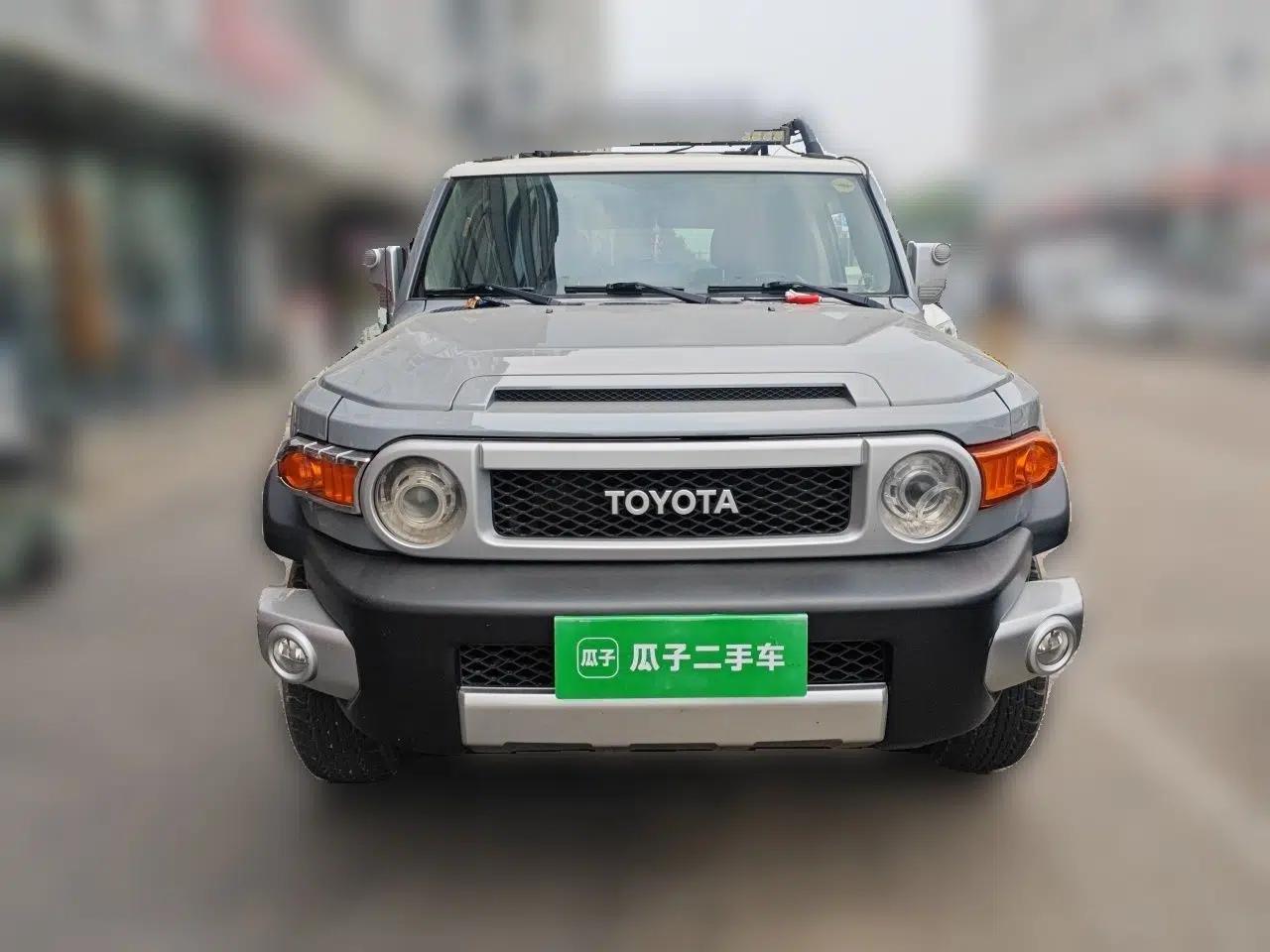 Toyota FJ Cruiser  — миниатюра 2