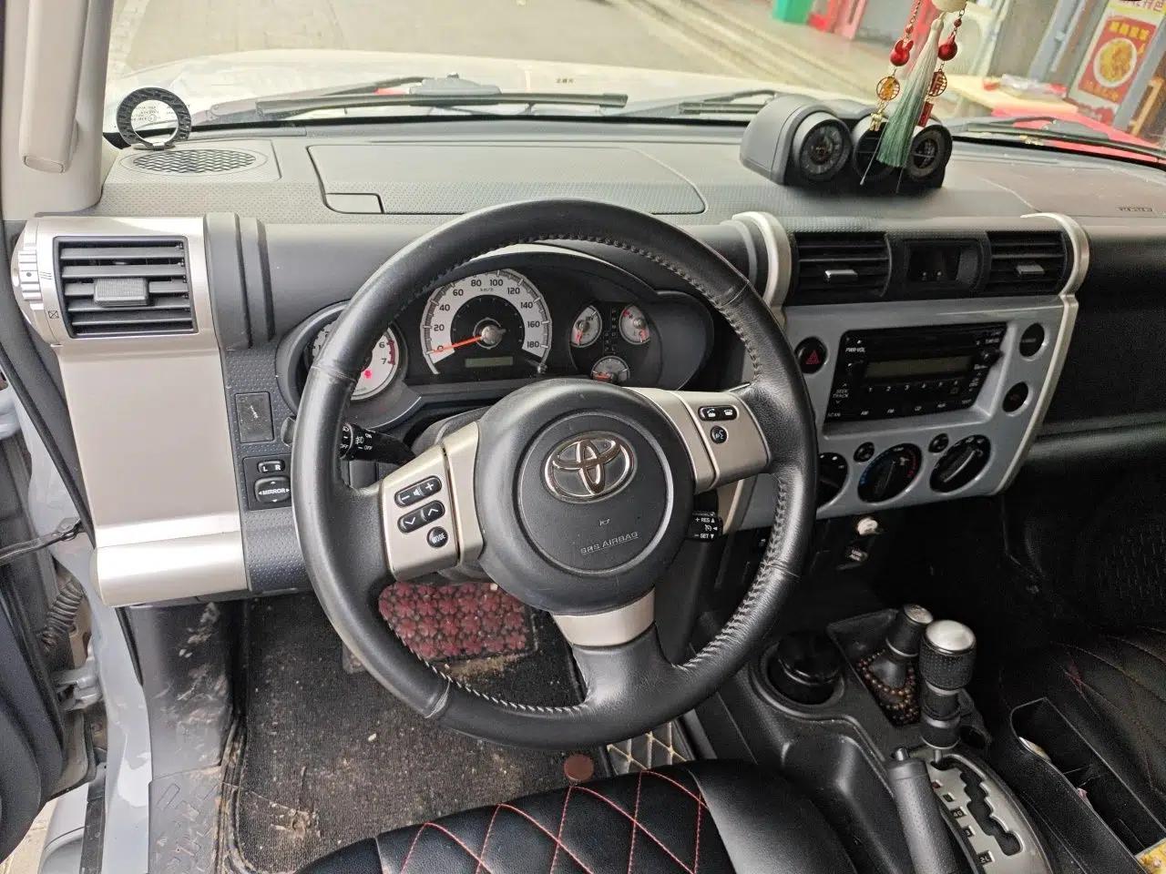 Toyota FJ Cruiser  — миниатюра 11