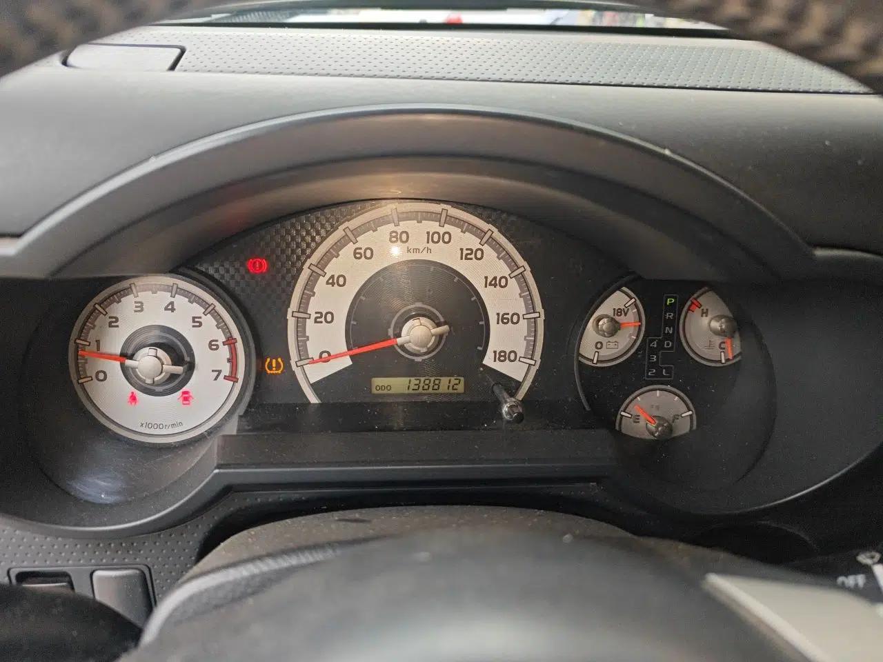Toyota FJ Cruiser  — миниатюра 12