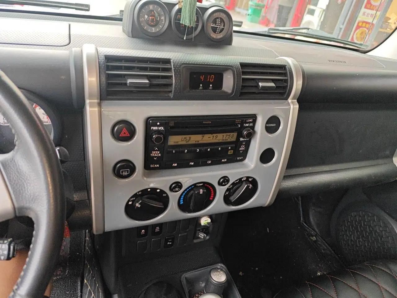 Toyota FJ Cruiser  — миниатюра 14