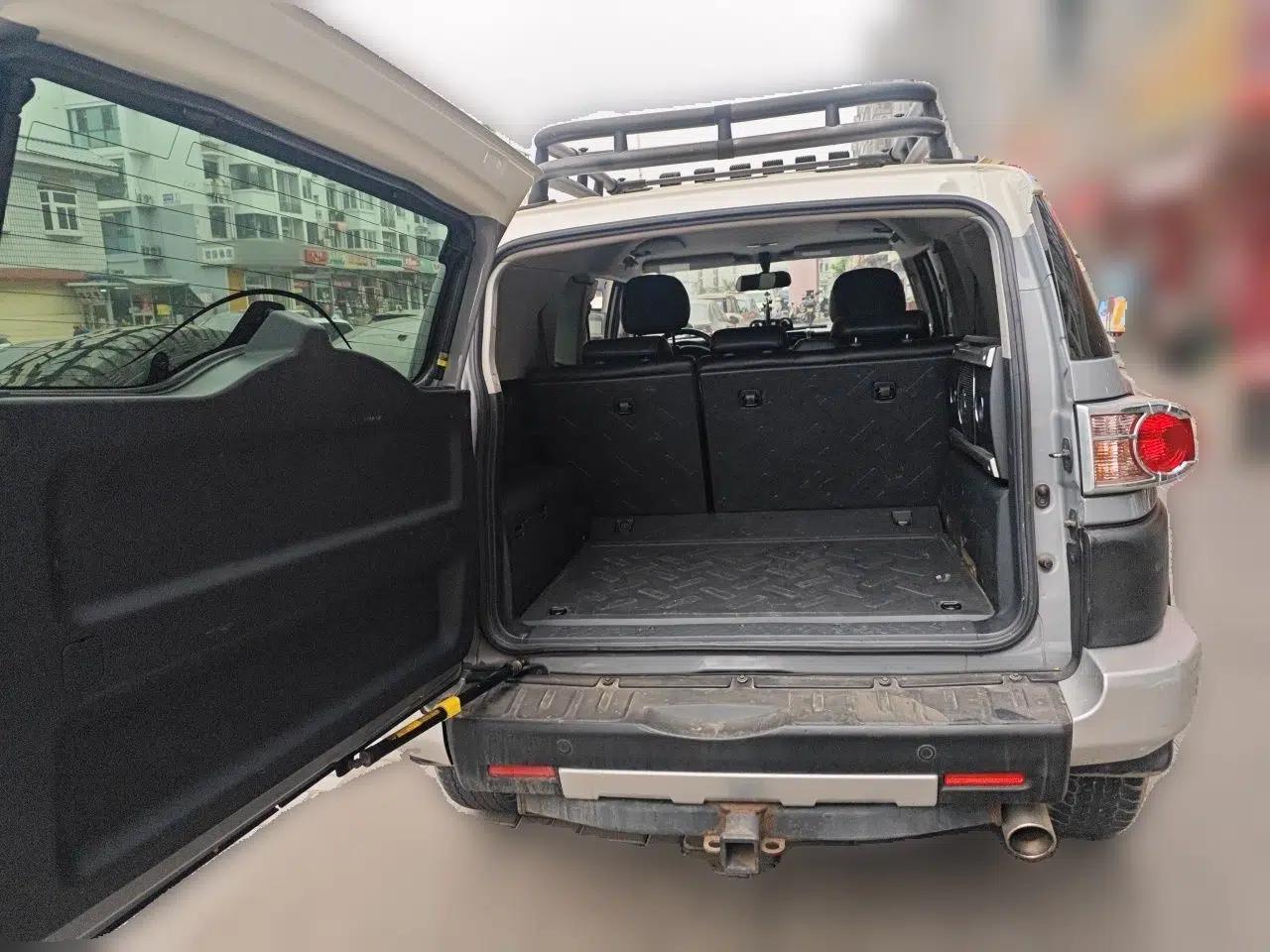 Toyota FJ Cruiser  — миниатюра 20