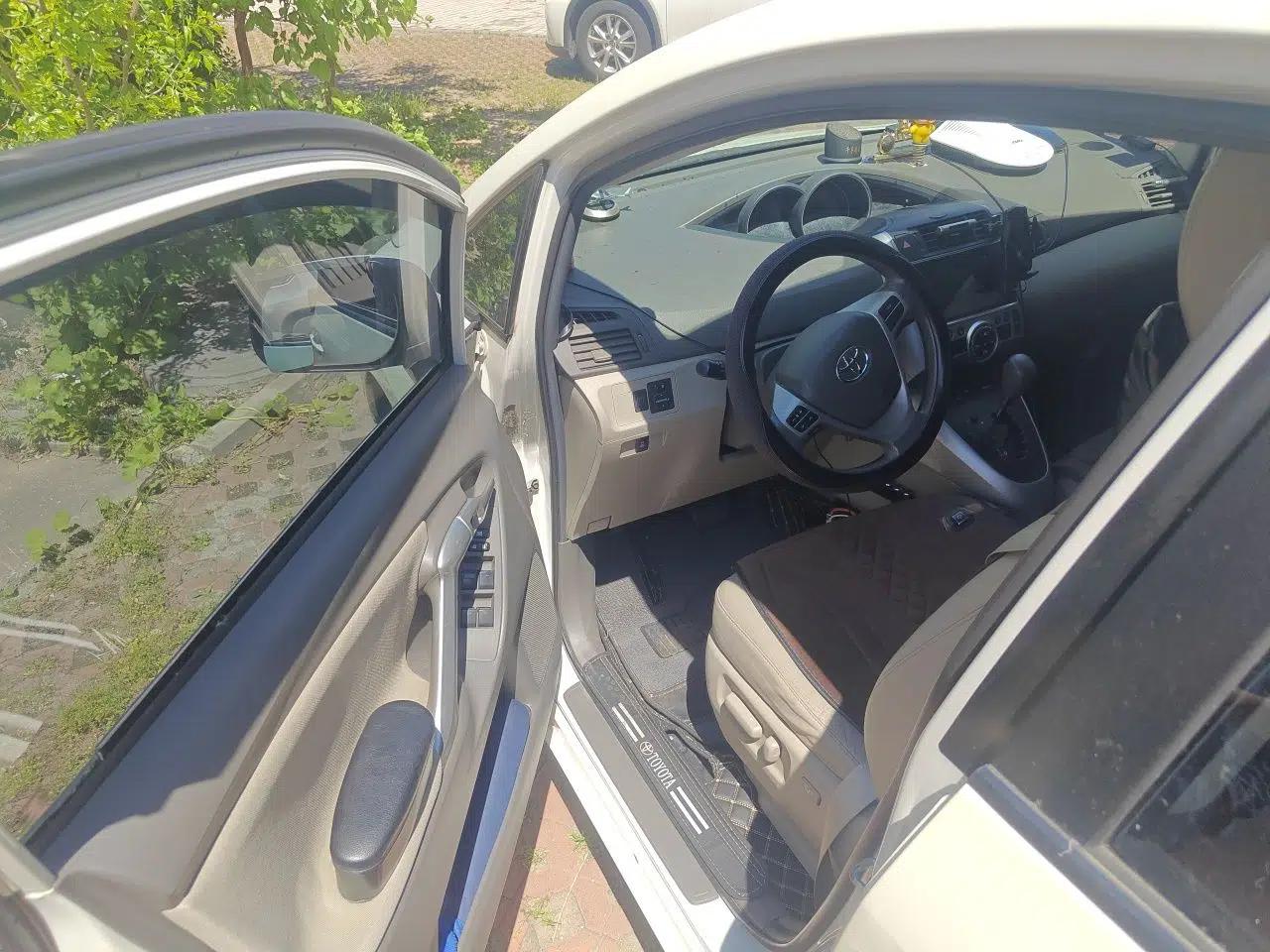 Toyota Verso 2011 180G CVT Luxury Edition — миниатюра 17
