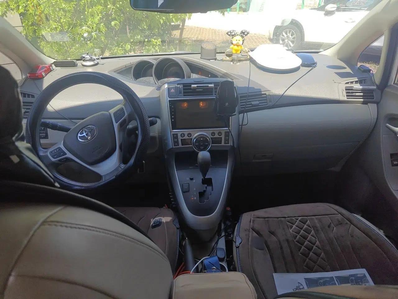 Toyota Verso 2011 180G CVT Luxury Edition — миниатюра 10