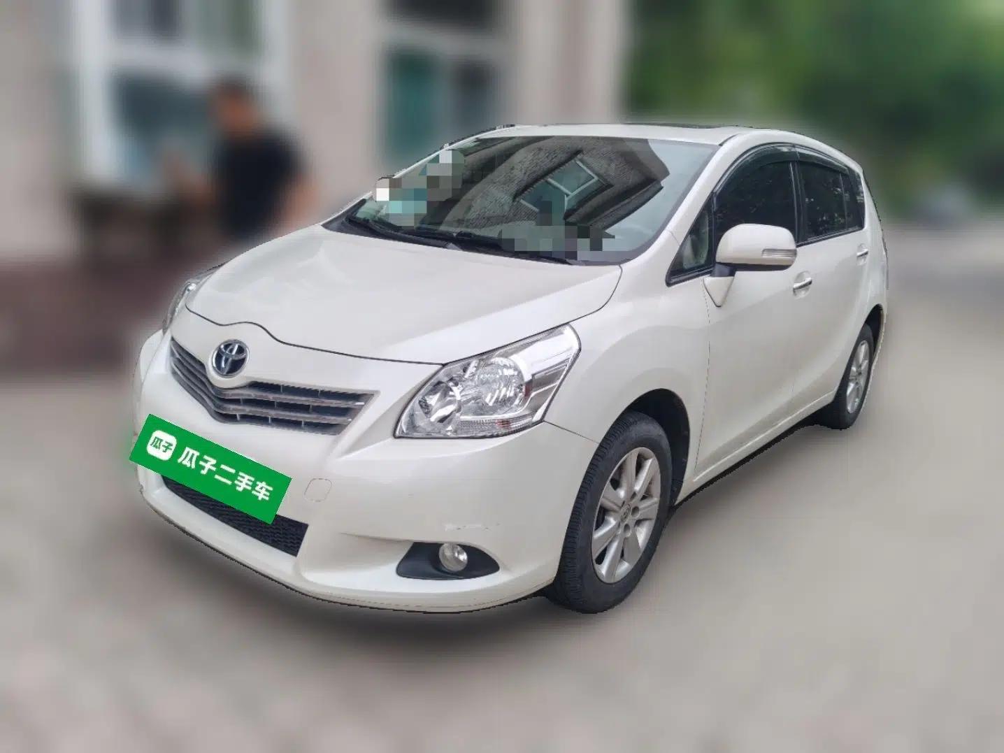 Toyota Verso 2014 Starlight 180G CVT Comfort Edition — миниатюра 1