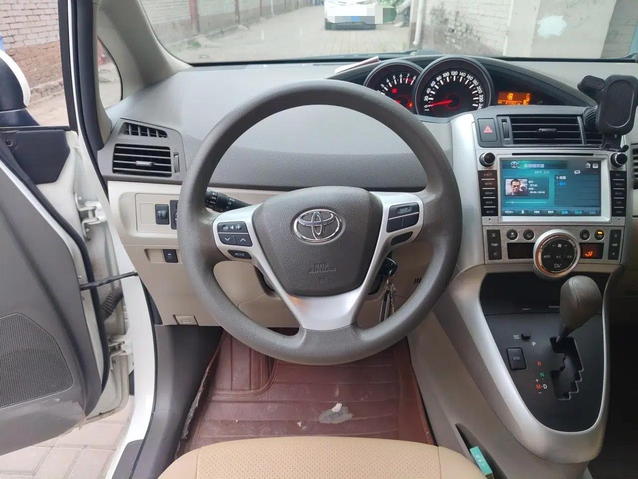 Toyota Verso 2014 Starlight 180G CVT Comfort Edition — миниатюра 11