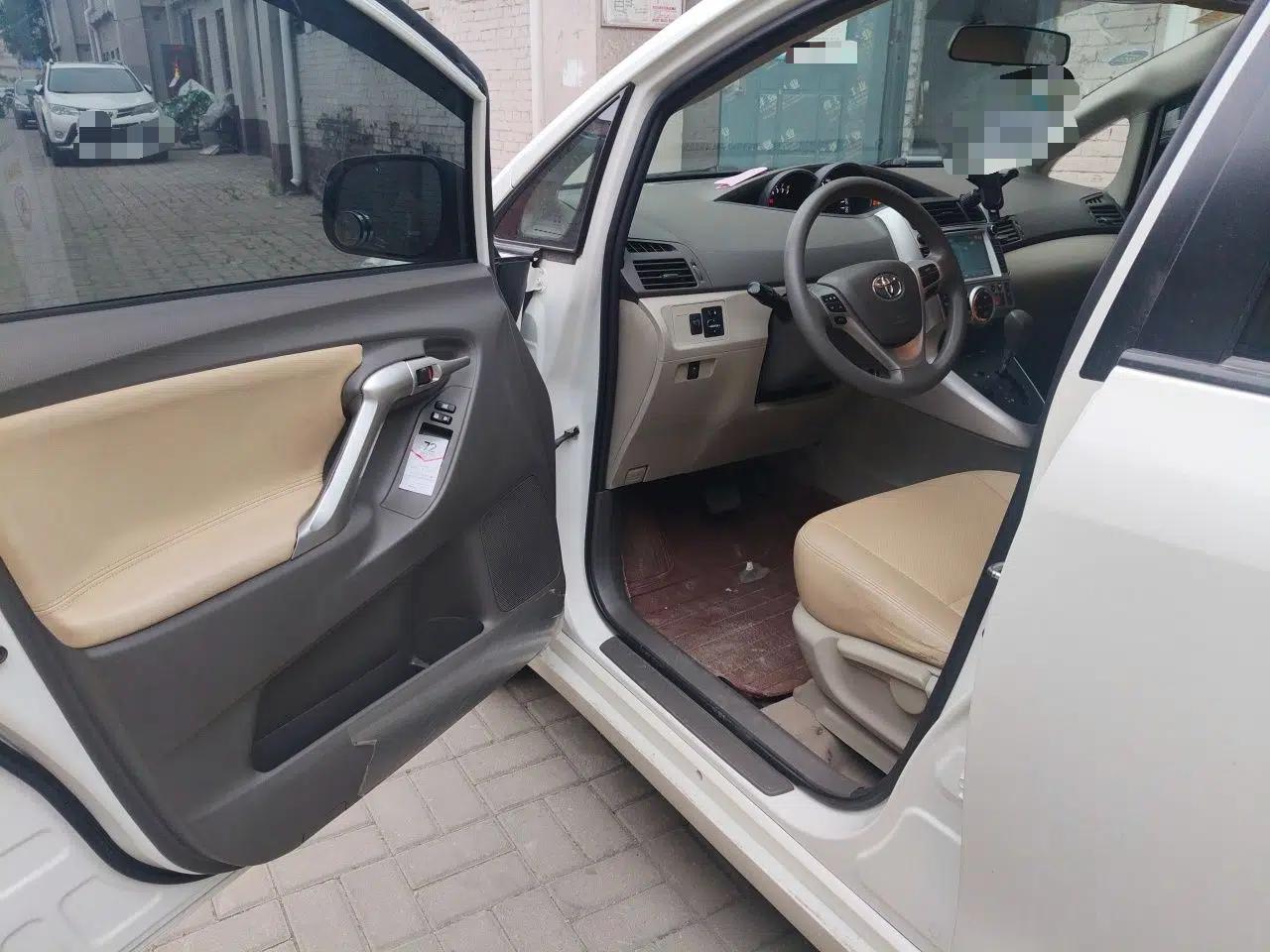 Toyota Verso 2014 Starlight 180G CVT Comfort Edition — миниатюра 17