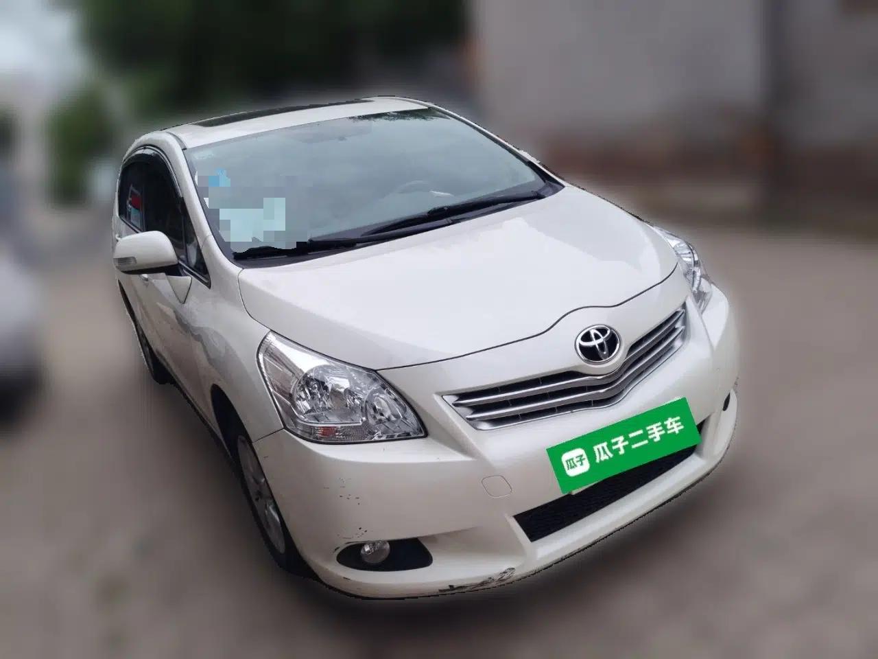 Toyota Verso 2014 Starlight 180G CVT Comfort Edition — миниатюра 3