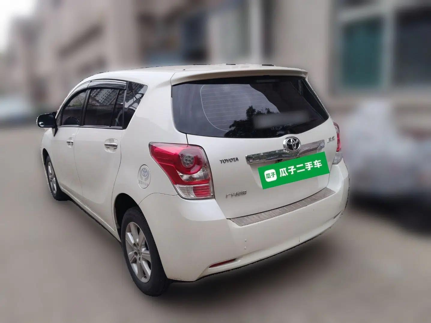Toyota Verso 2014 Starlight 180G CVT Comfort Edition — миниатюра 4