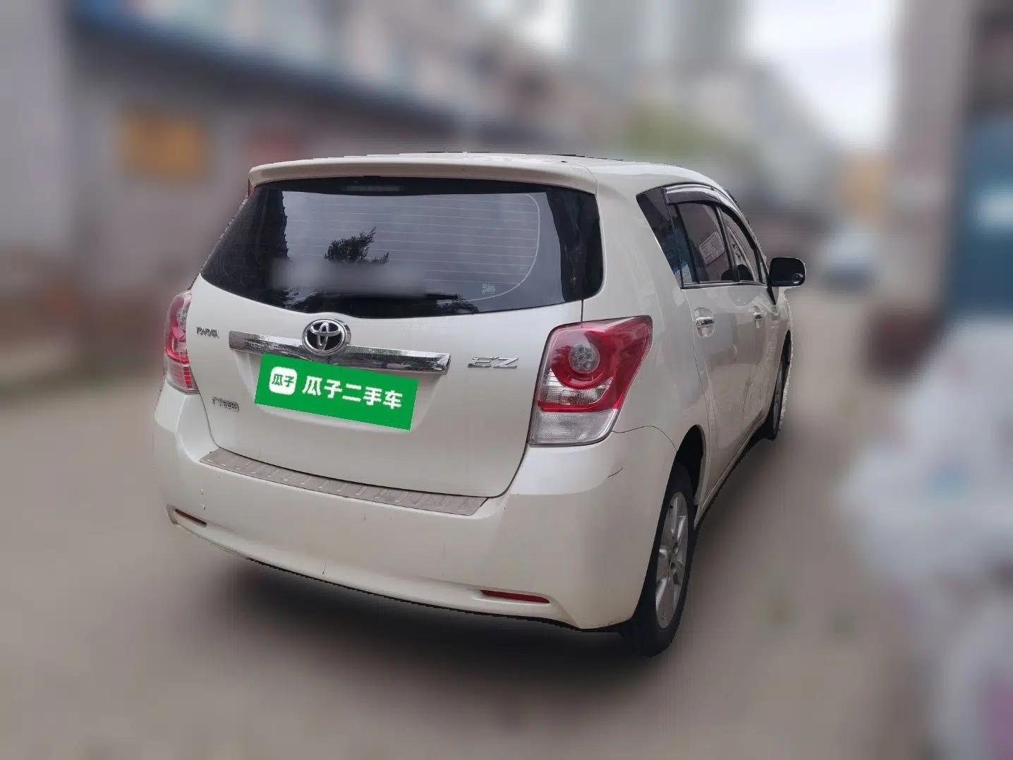 Toyota Verso 2014 Starlight 180G CVT Comfort Edition — миниатюра 6