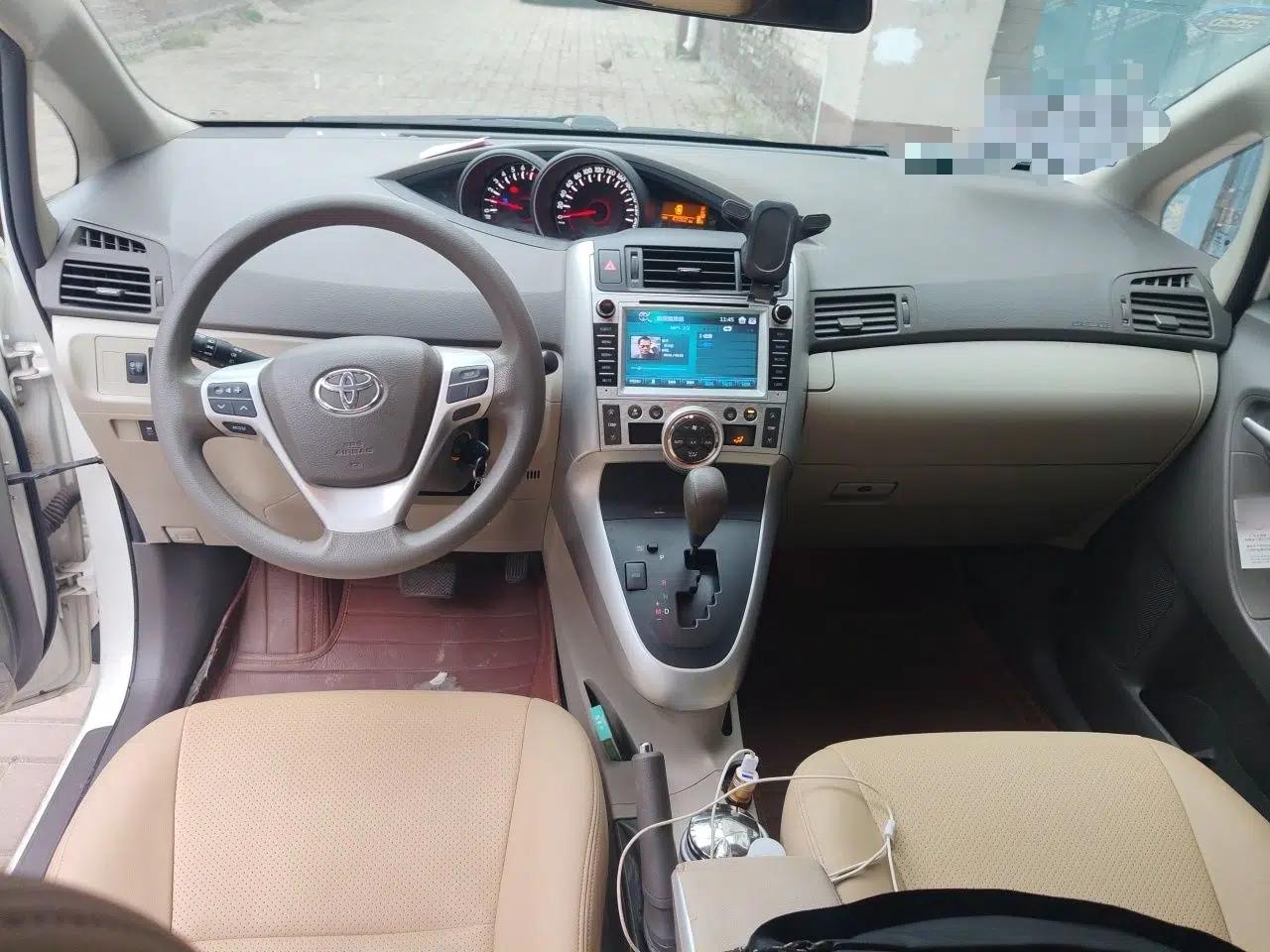 Toyota Verso 2014 Starlight 180G CVT Comfort Edition — миниатюра 10
