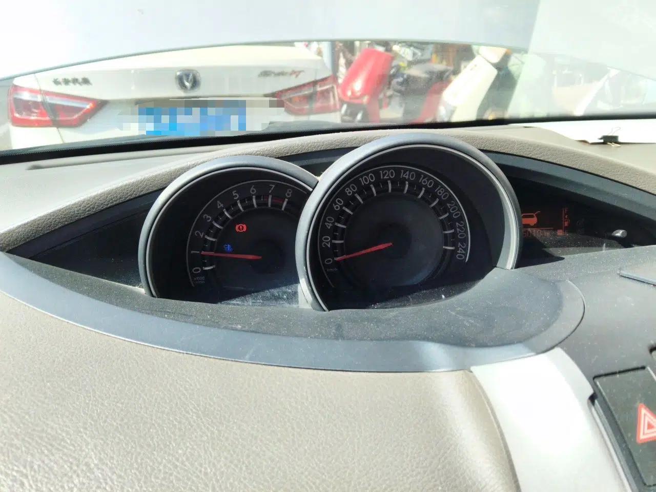 Toyota Verso 2014 Starlight 180E CVT Elite Edition — миниатюра 12
