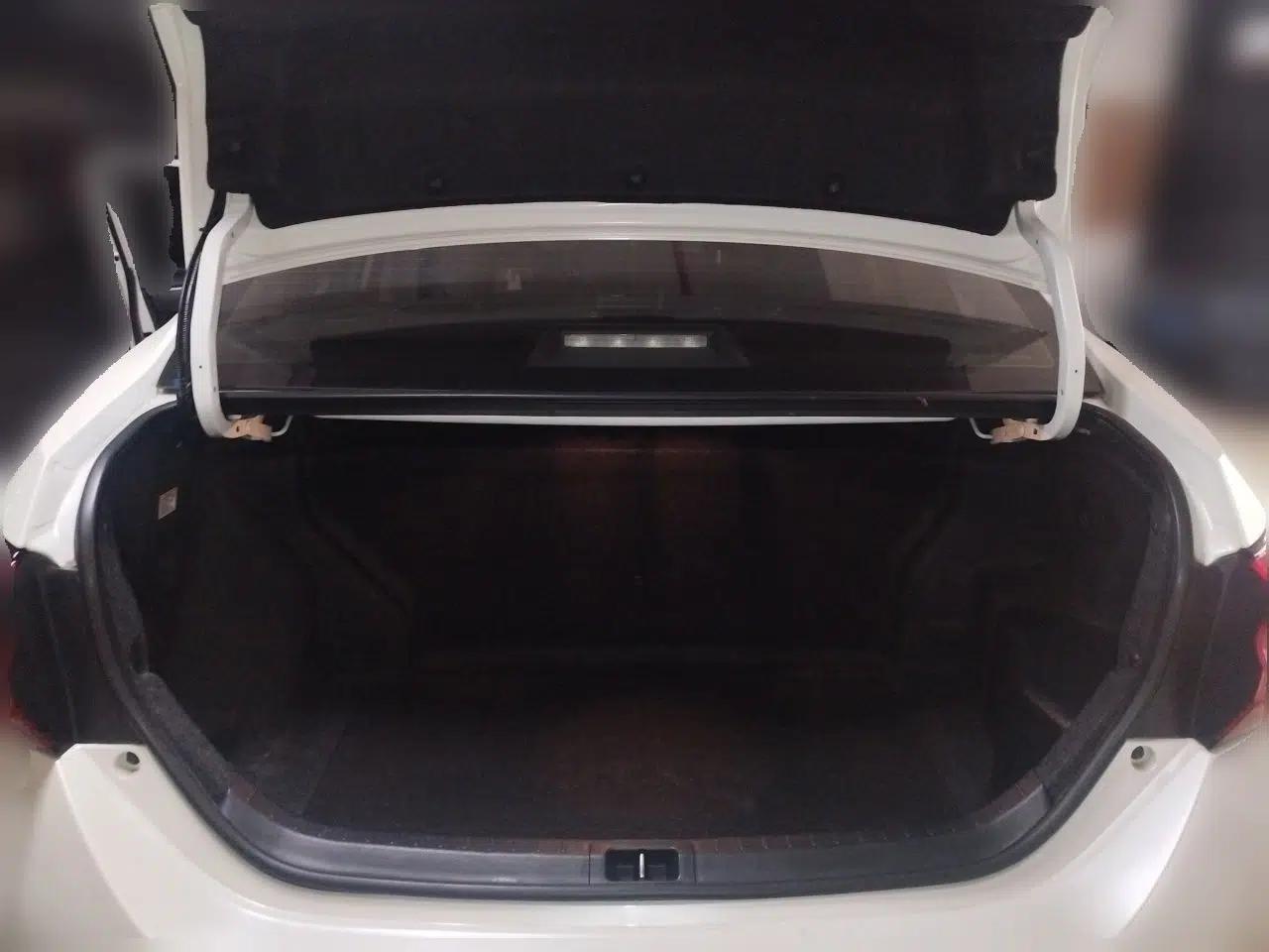 Toyota Levin Hybrid E+ 2019 1.8L GS E-CVT Elite Model with Sunroof — миниатюра 20