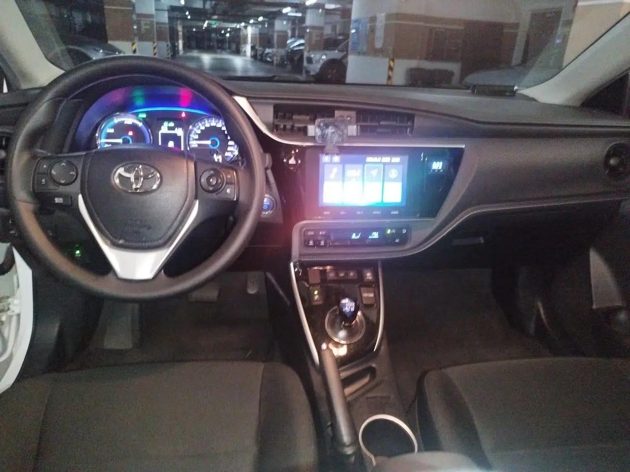 Toyota Levin Hybrid E+ 2019 1.8L GS E-CVT Elite Model with Sunroof — миниатюра 10