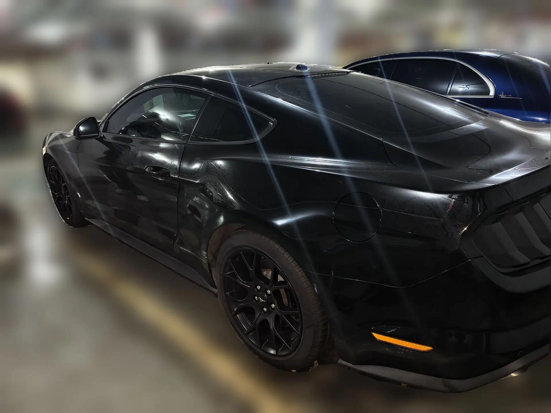 Ford Mustang 2019 2.3L EcoBoost Dark Knight Sport Edition — миниатюра 4