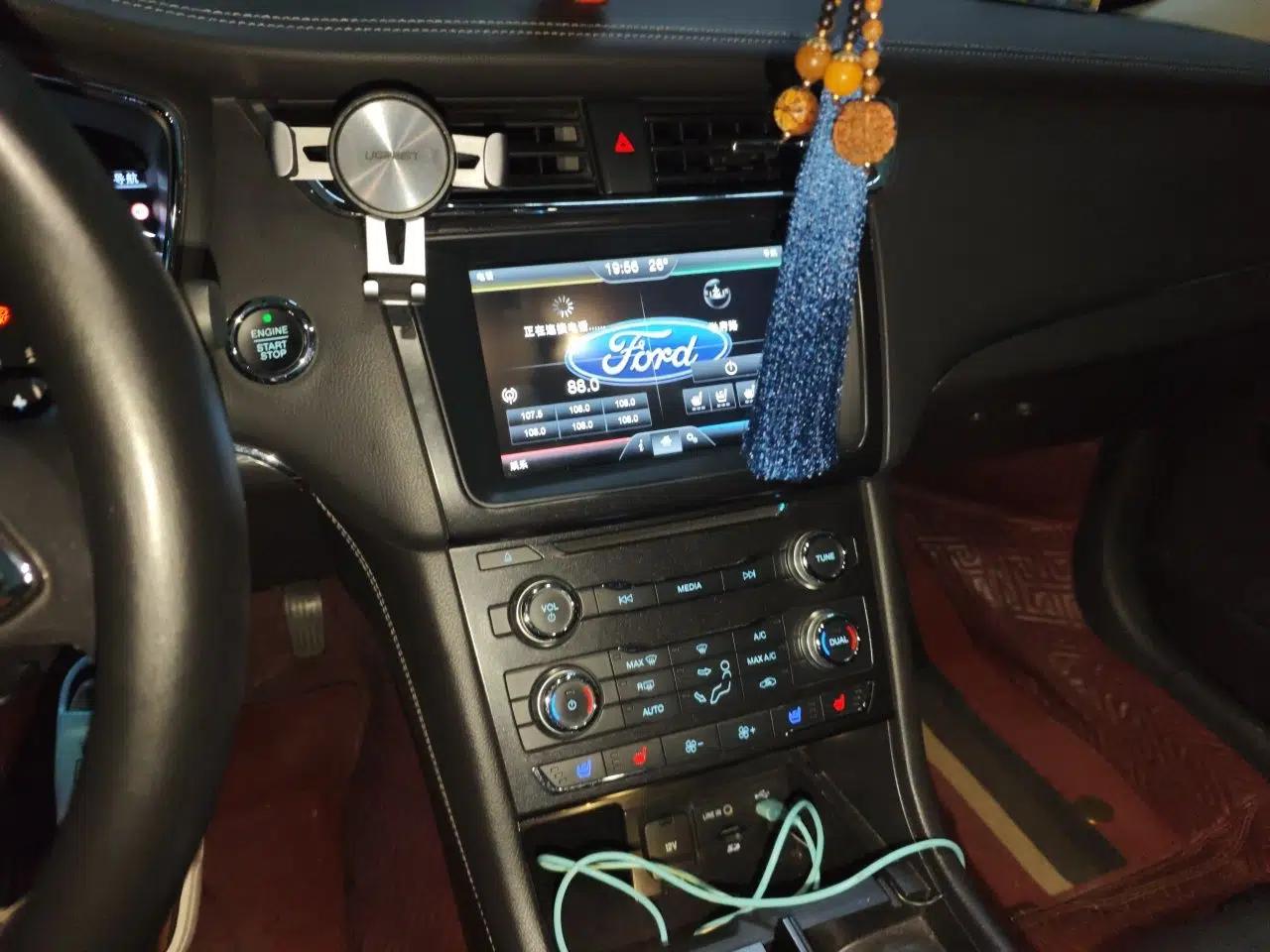 Ford Taurus 2015 EcoBoost 245 Fashion Edition — миниатюра 14