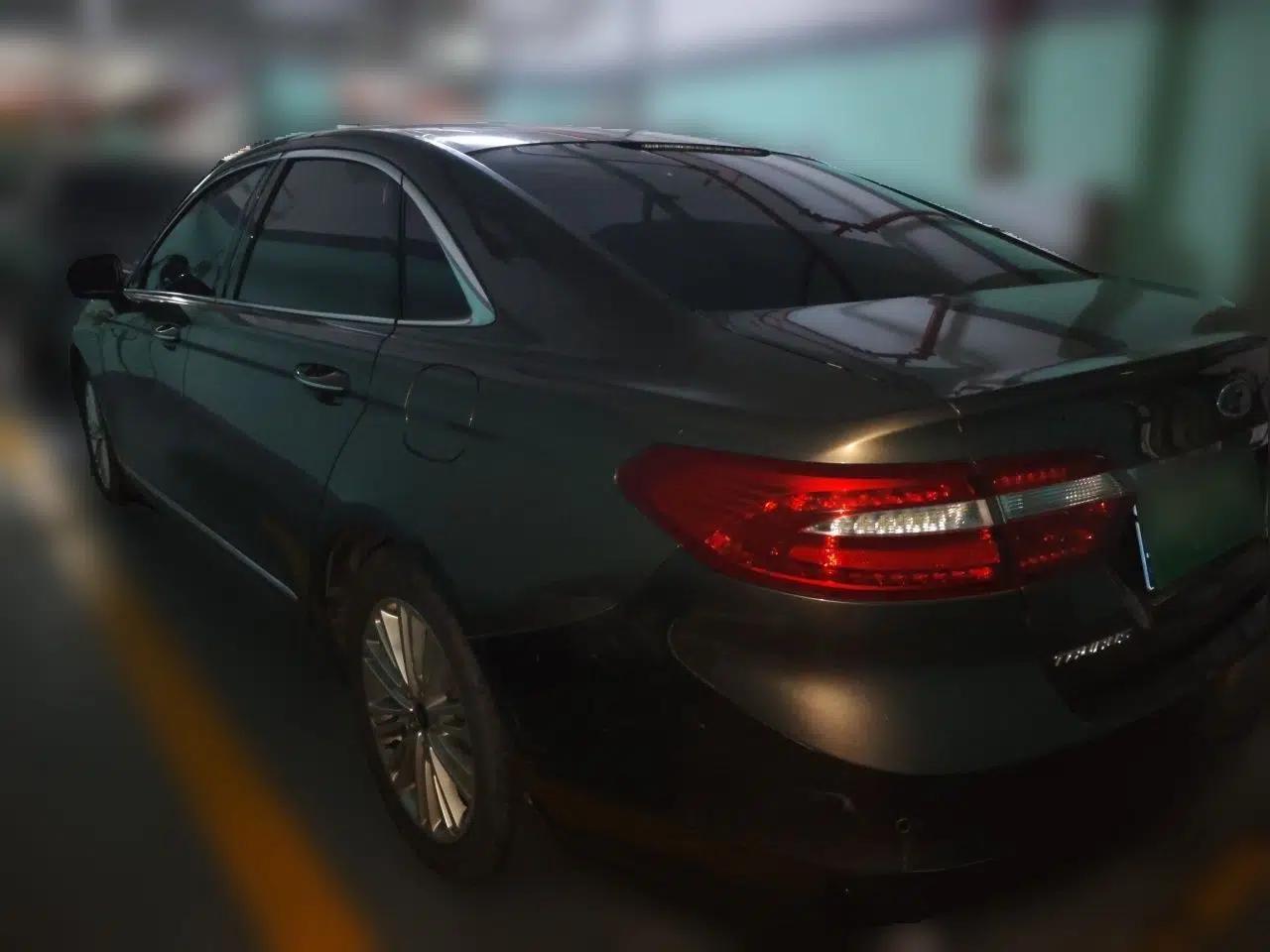 Ford Taurus 2015 EcoBoost 245 Fashion Edition — миниатюра 4