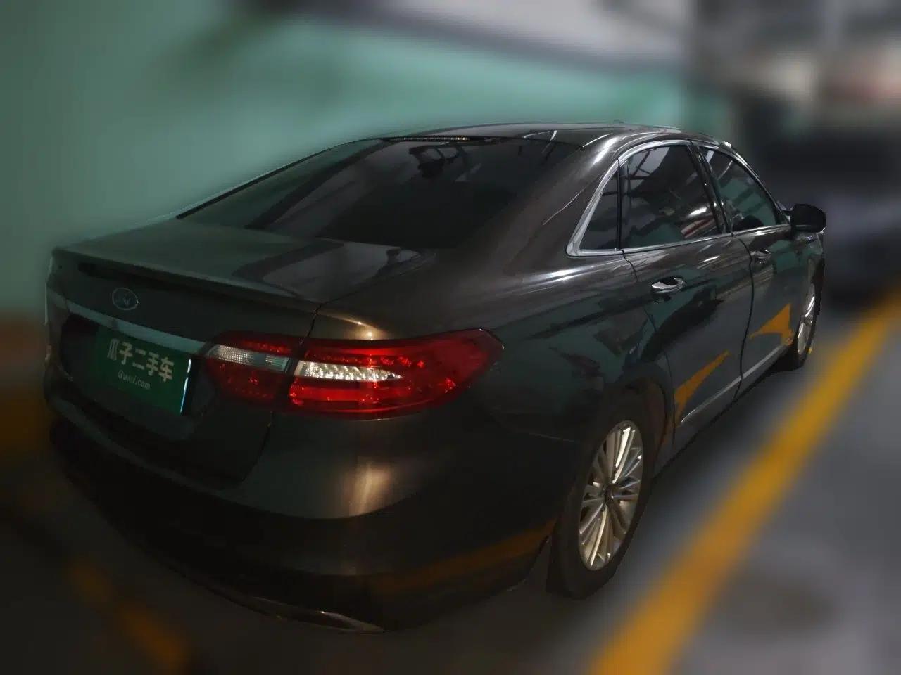 Ford Taurus 2015 EcoBoost 245 Fashion Edition — миниатюра 6