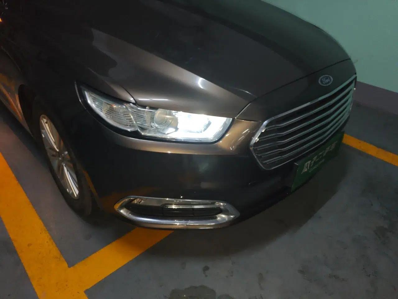 Ford Taurus 2015 EcoBoost 245 Fashion Edition — миниатюра 7