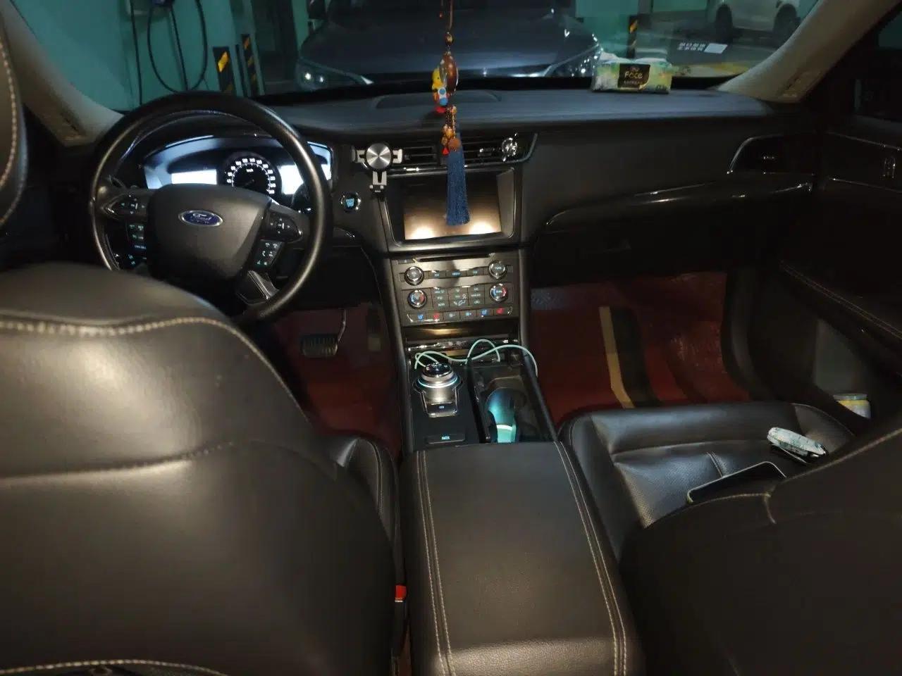 Ford Taurus 2015 EcoBoost 245 Fashion Edition — миниатюра 10