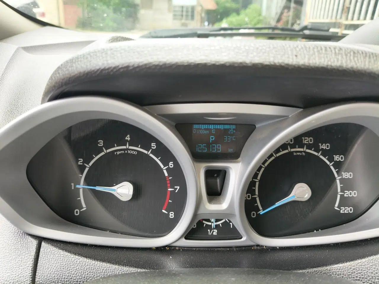 Ford EcoSport 2013 1.5L Automatic Prestige Model — миниатюра 13