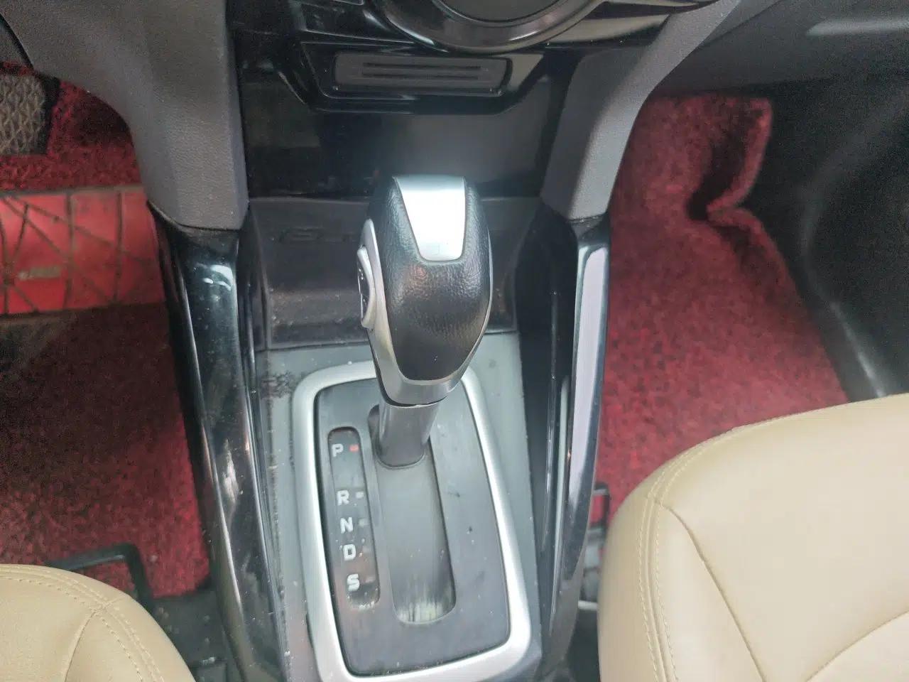 Ford EcoSport 2013 1.5L Automatic Fashion Model — миниатюра 15