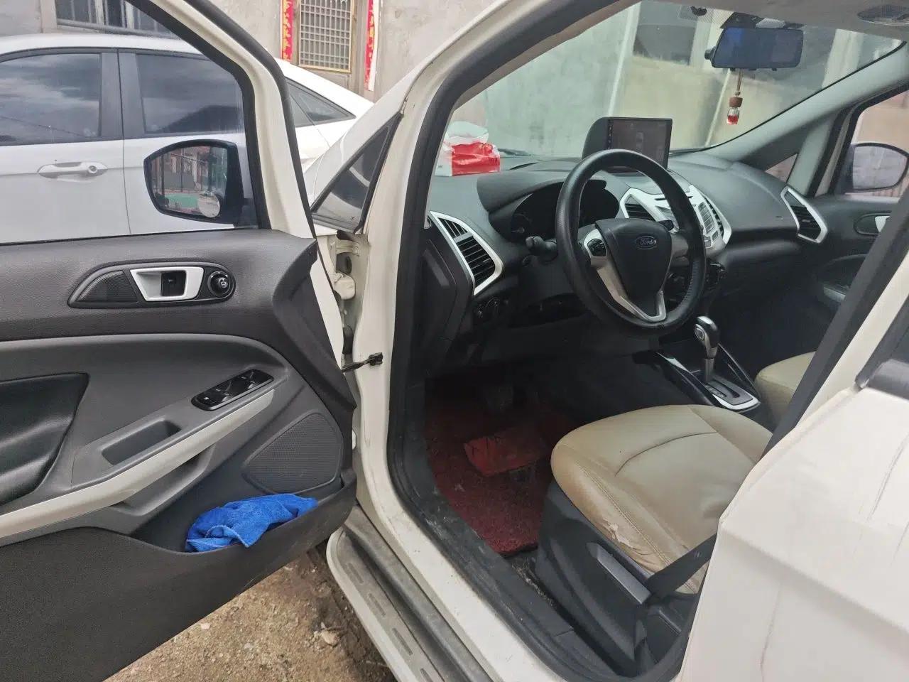 Ford EcoSport 2013 1.5L Automatic Fashion Model — миниатюра 17