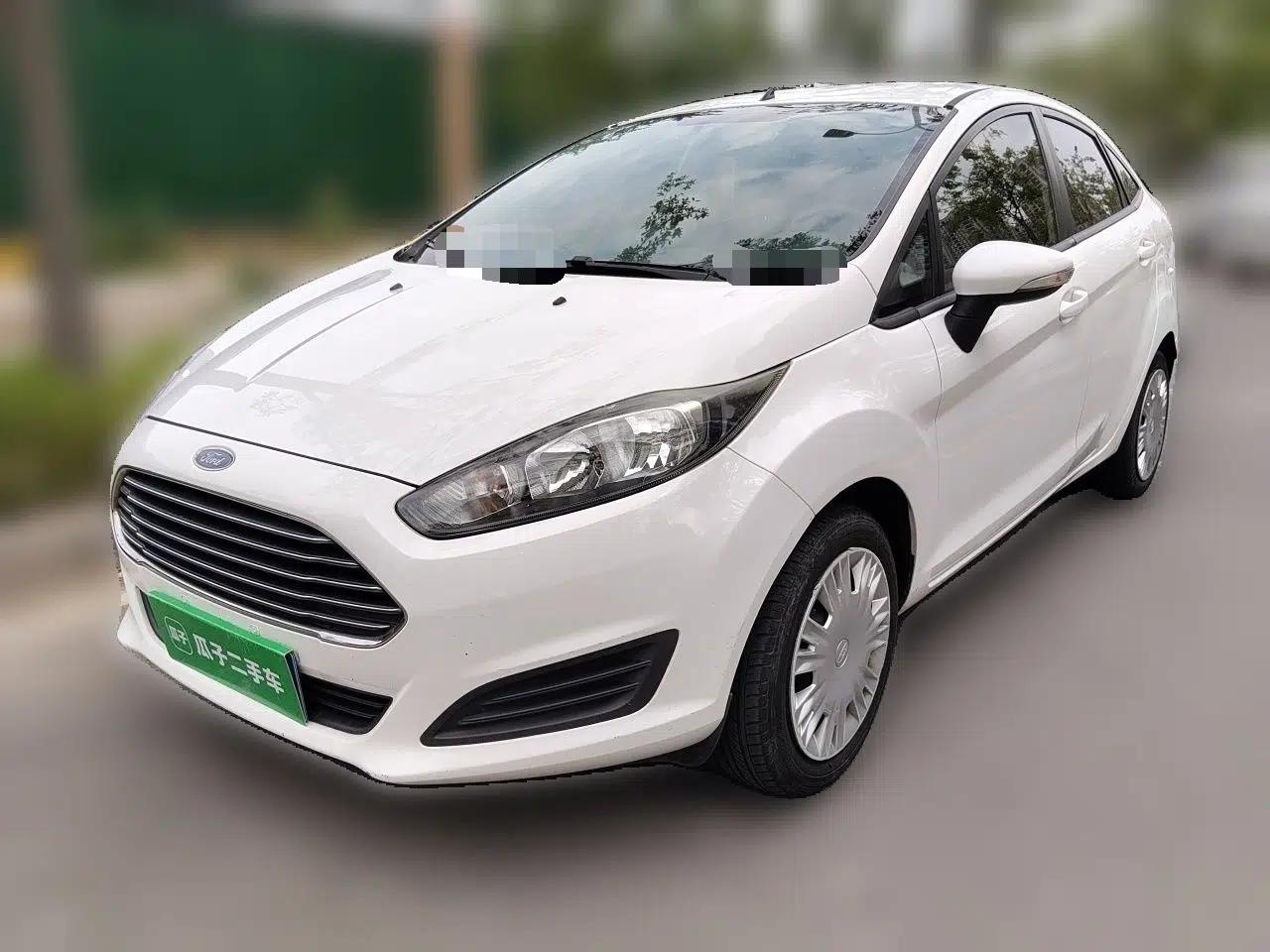 Ford Fiesta 2013 Sedan 1.5L Manual Fashion Edition — миниатюра 1