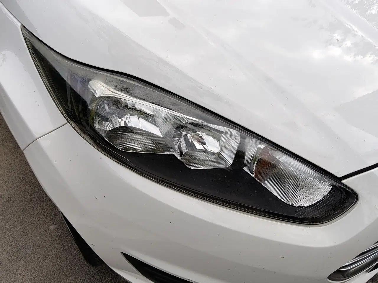 Ford Fiesta 2013 Sedan 1.5L Manual Fashion Edition — миниатюра 7