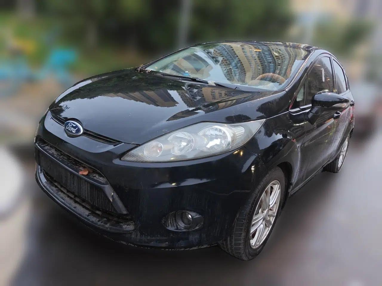 Ford Fiesta 2009 Hatchback 1.5L Automatic Fashion Edition — миниатюра 1