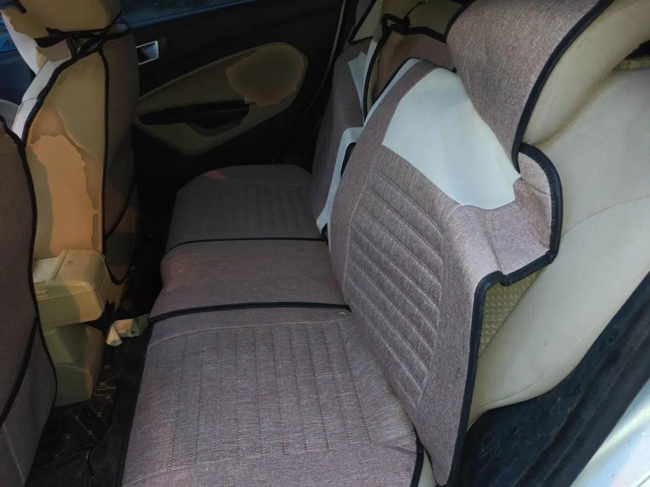 Ford Fiesta 2009 Hatchback 1.5L Automatic Fashion Edition — миниатюра 18