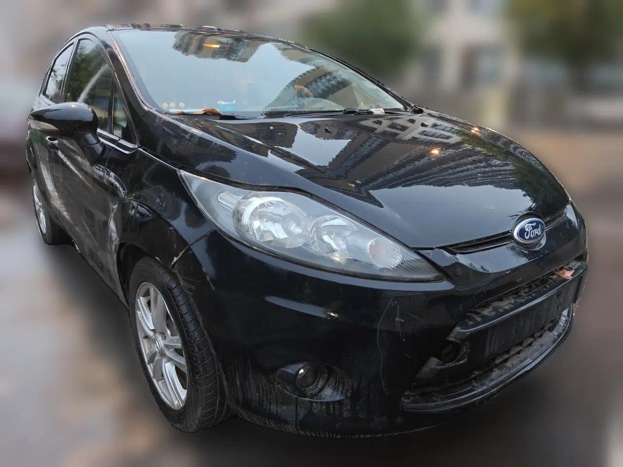 Ford Fiesta 2009 Hatchback 1.5L Automatic Fashion Edition — миниатюра 3
