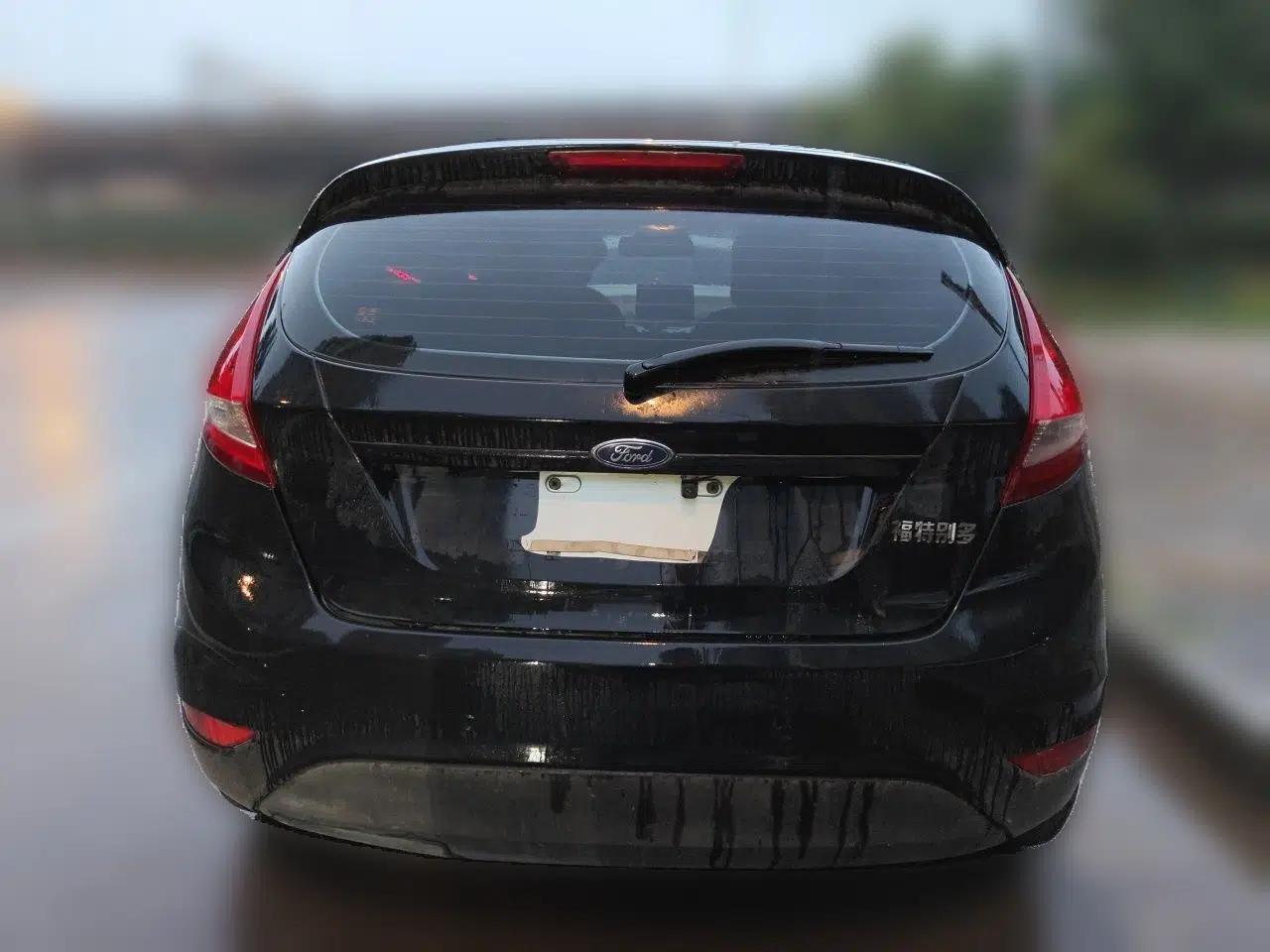 Ford Fiesta 2009 Hatchback 1.5L Automatic Fashion Edition — миниатюра 5