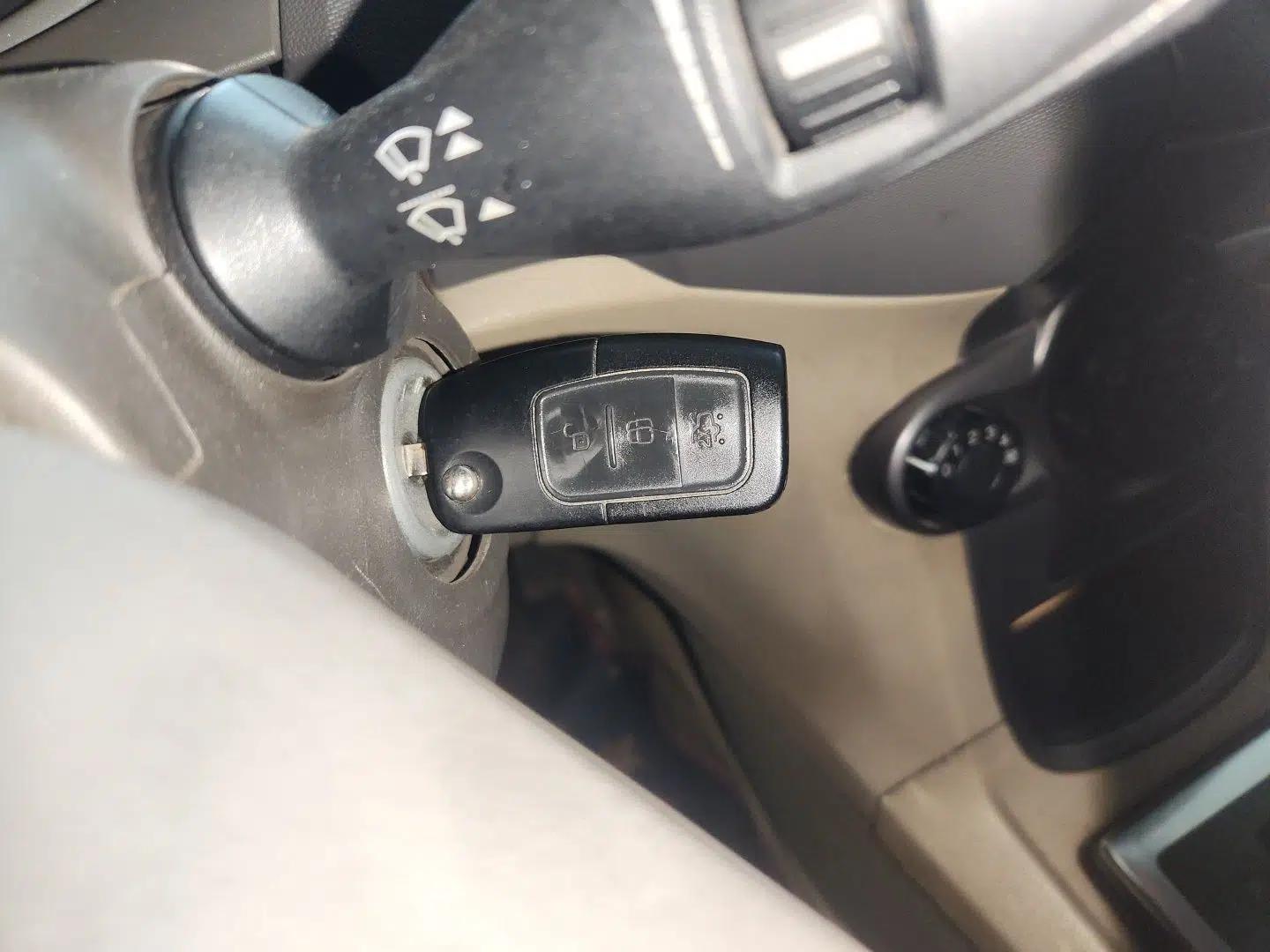 Ford Fiesta 2011 Hatchback 1.5L Automatic Fashion Edition — миниатюра 9