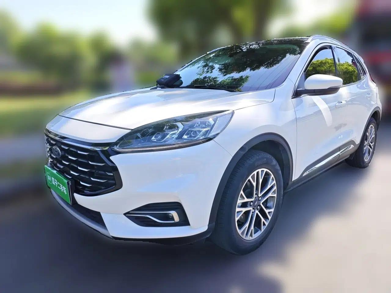Ford Escape 2020 EcoBoost 245 Two-Wheel-Drive Titanium Edition — миниатюра 1