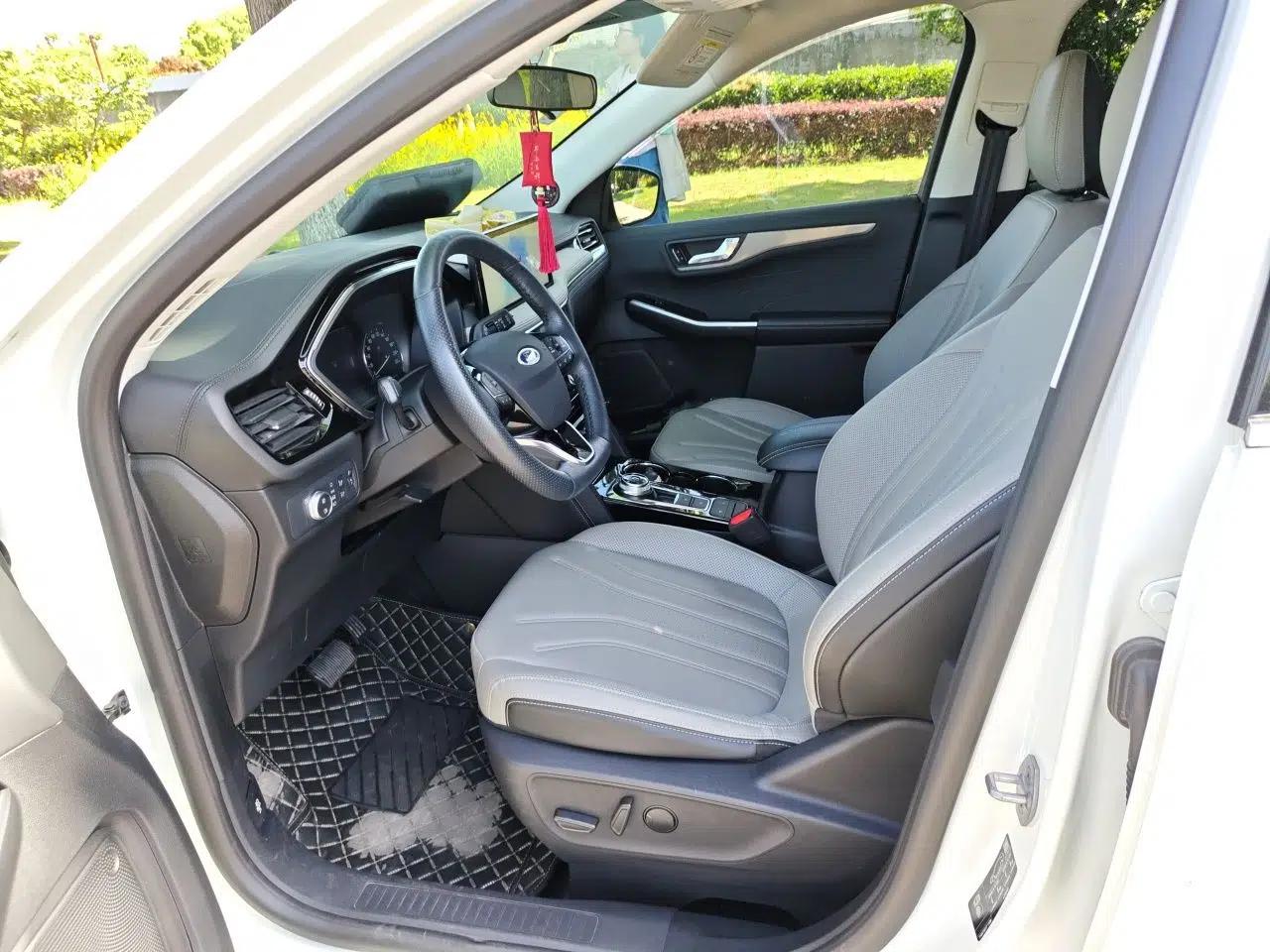 Ford Escape 2020 EcoBoost 245 Two-Wheel-Drive Titanium Edition — миниатюра 16