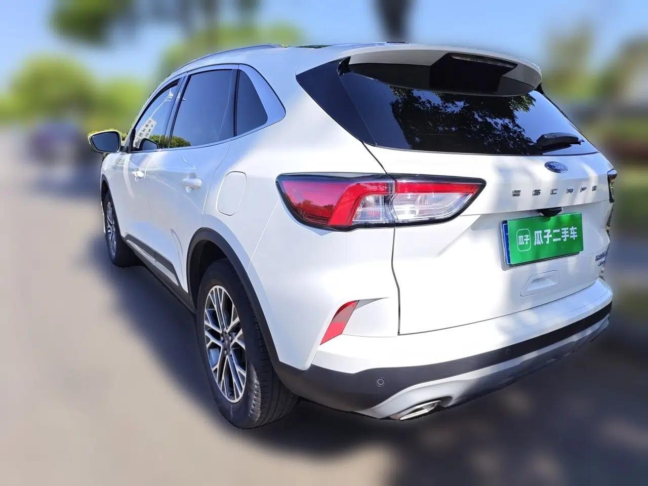 Ford Escape 2020 EcoBoost 245 Two-Wheel-Drive Titanium Edition — миниатюра 4
