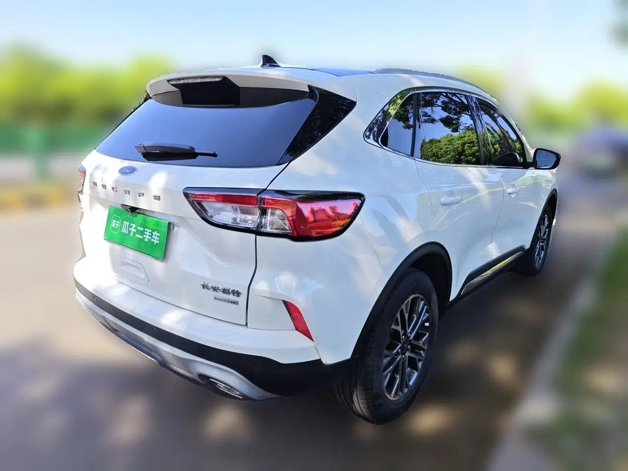 Ford Escape 2020 EcoBoost 245 Two-Wheel-Drive Titanium Edition — миниатюра 6