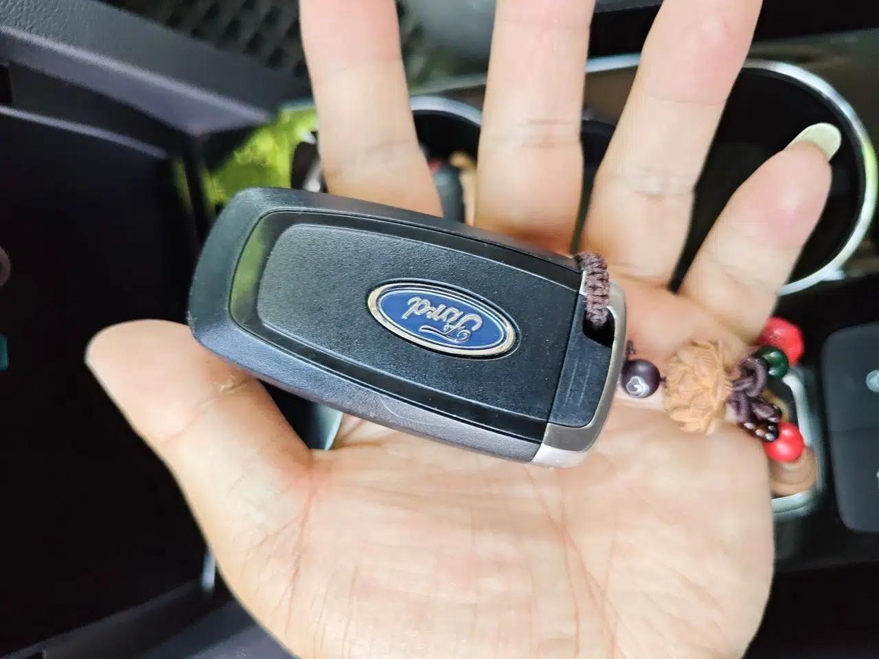 Ford Escape 2020 EcoBoost 245 Two-Wheel-Drive Titanium Edition — миниатюра 9