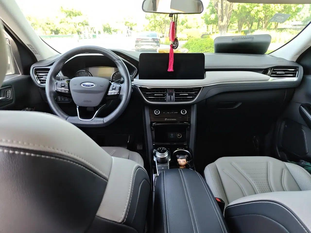 Ford Escape 2020 EcoBoost 245 Two-Wheel-Drive Titanium Edition — миниатюра 10