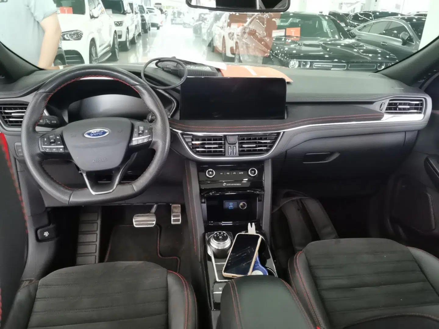 Ford Escape 2020 EcoBoost 245 Four-Wheel Drive Luxury Edition — миниатюра 13
