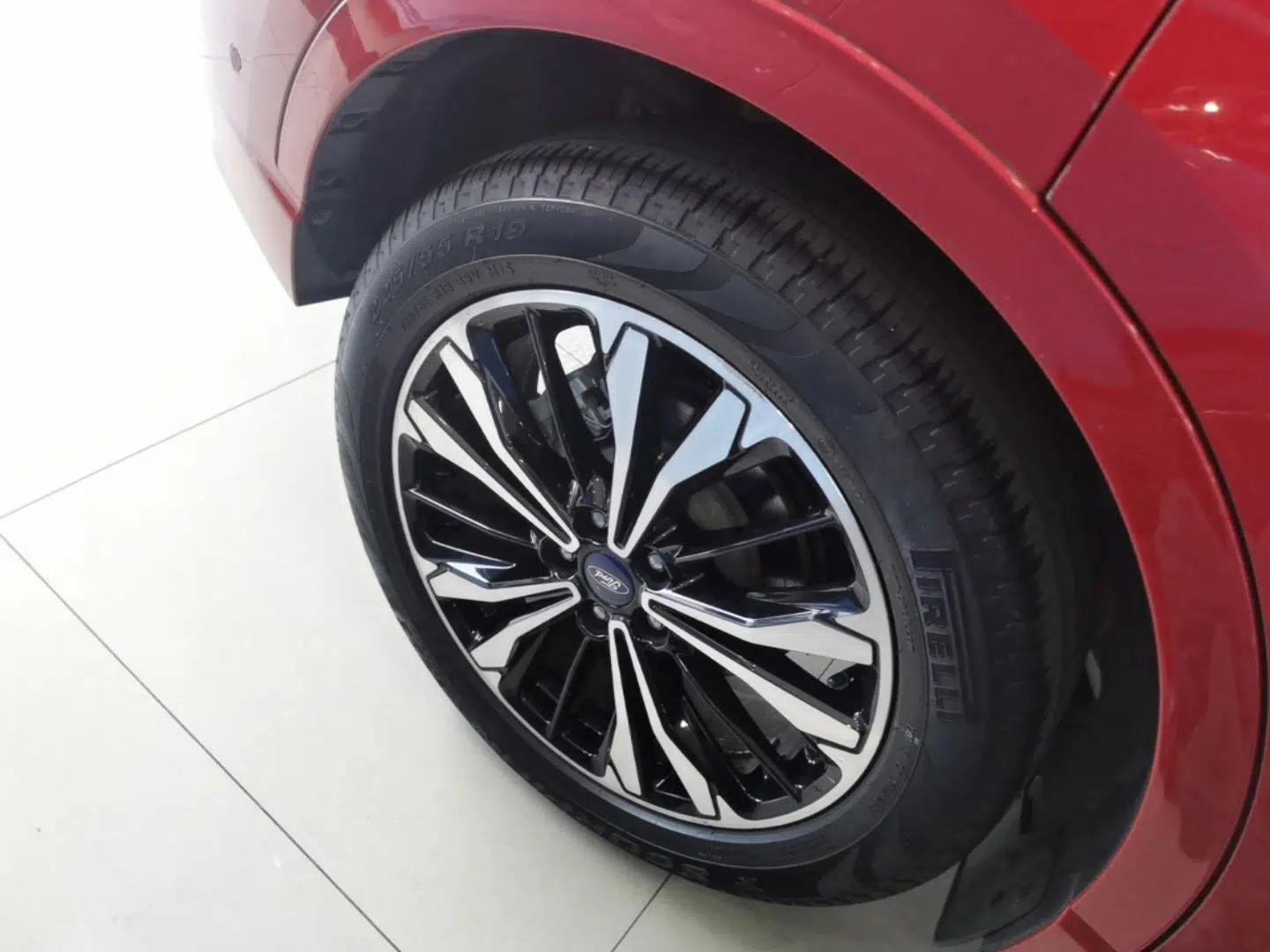 Ford Escape 2020 EcoBoost 245 Four-Wheel Drive Luxury Edition — миниатюра 10