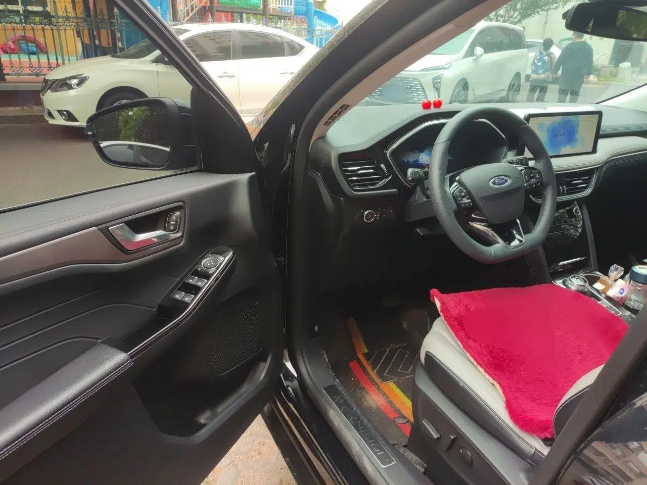 Ford Escape 2024 EcoBoost 245 Two-Wheel-Drive Xiangxiang Model — миниатюра 17