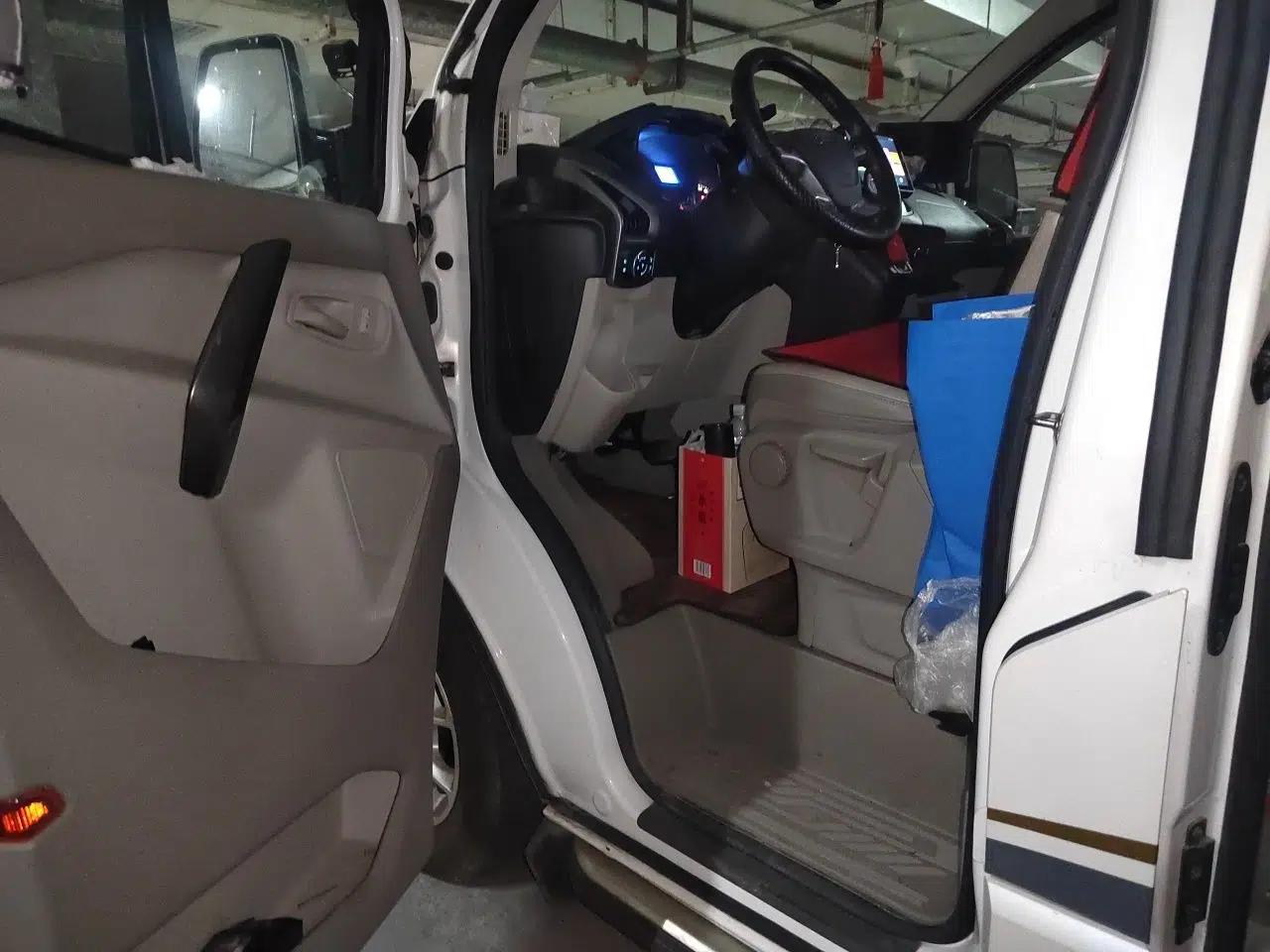 Ford Tourneo Custom 2017 2.0T Automatic Elite Edition — миниатюра 17
